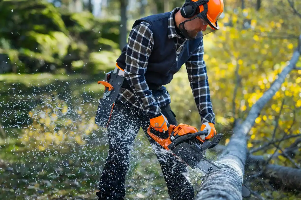 Husqvarna 445S 18" Gas Chainsaw - Image 7