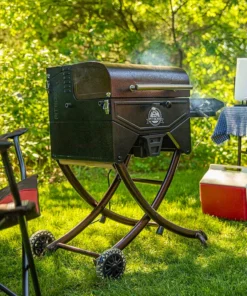 Pitt Boss Mahogany Series 260 Portable Wood Pellet Grill - Image 6